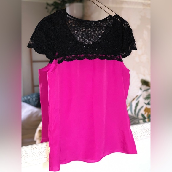 Express Hot Pink Short Sleeve Blouse w/Lace Top and Lace Cuff Sleeves - Size S - Picture 4 of 6